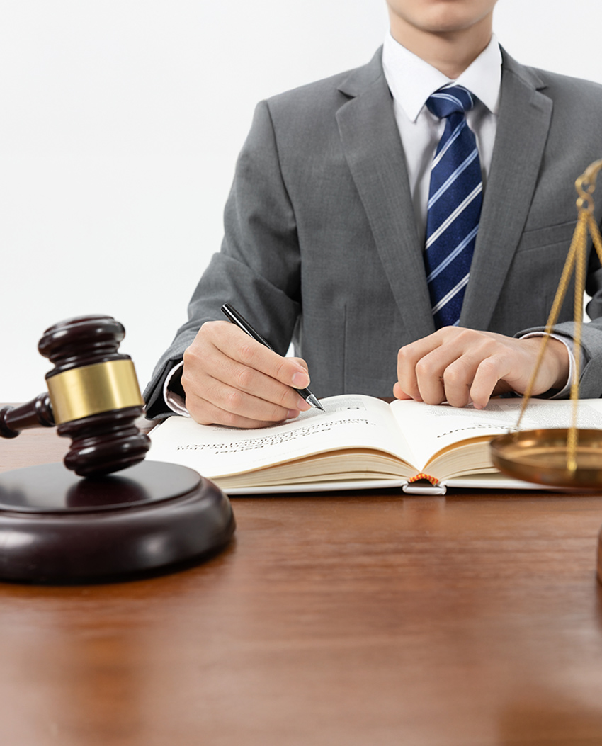 legal-consultant-in-uae